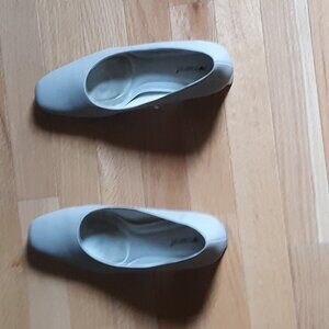 I LOVE COMFORT SHOES SIZE 8 M WOMEN'S